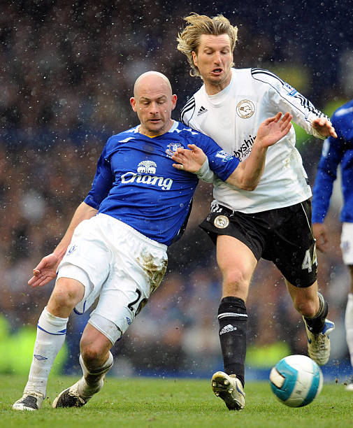 选择黄色作 选择黄色作